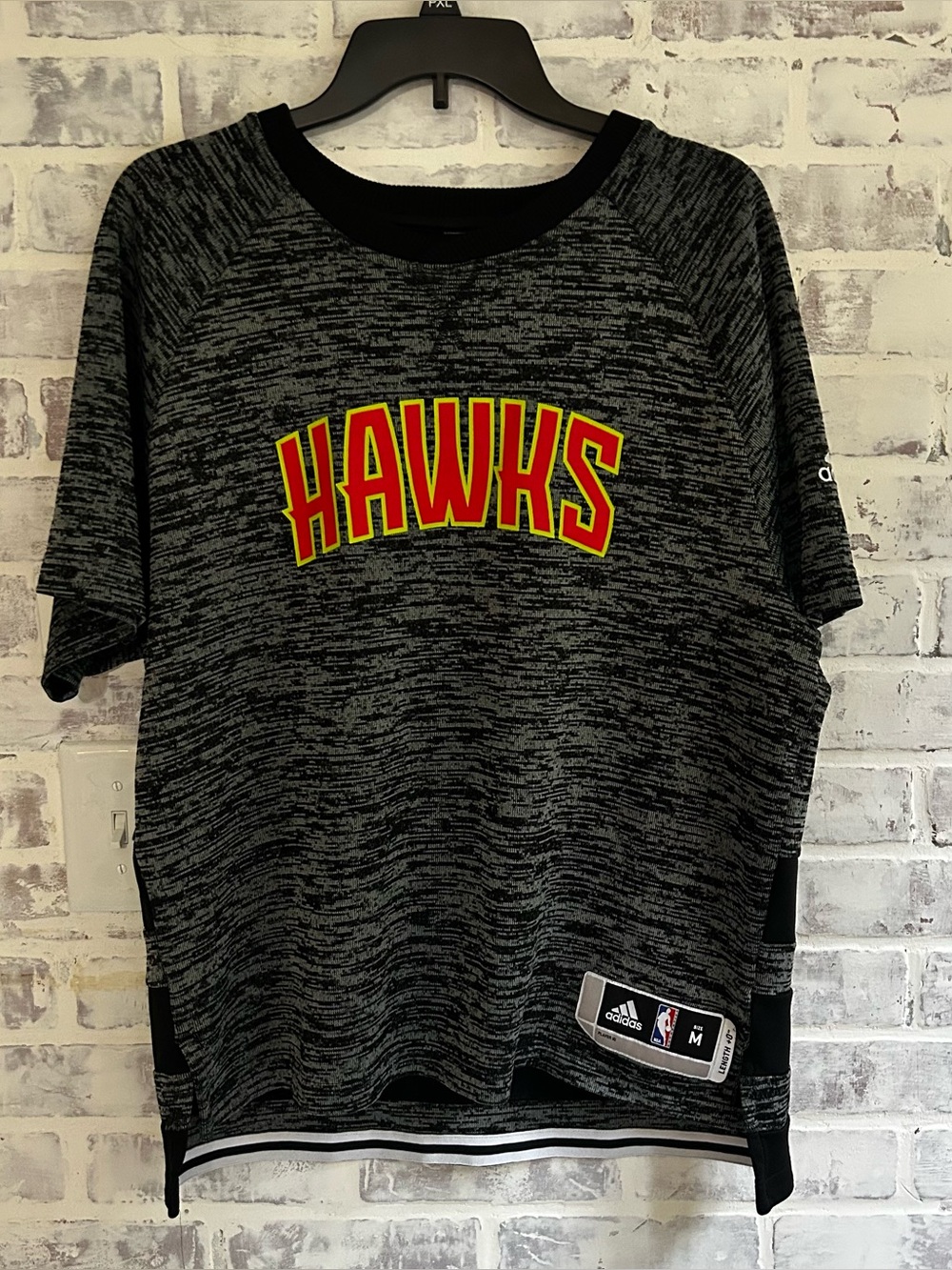 Atlanta Hawks Jersey Mens Size Medium Adidas Short Sleeve Shooting Warm Up Shirt